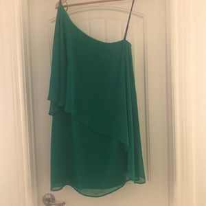 Vince  Camuto emerald green floaty one shoulder dress, never worn